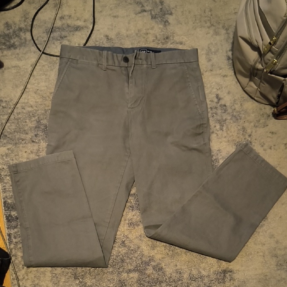 GAP | Men's Classic Gray Khakis